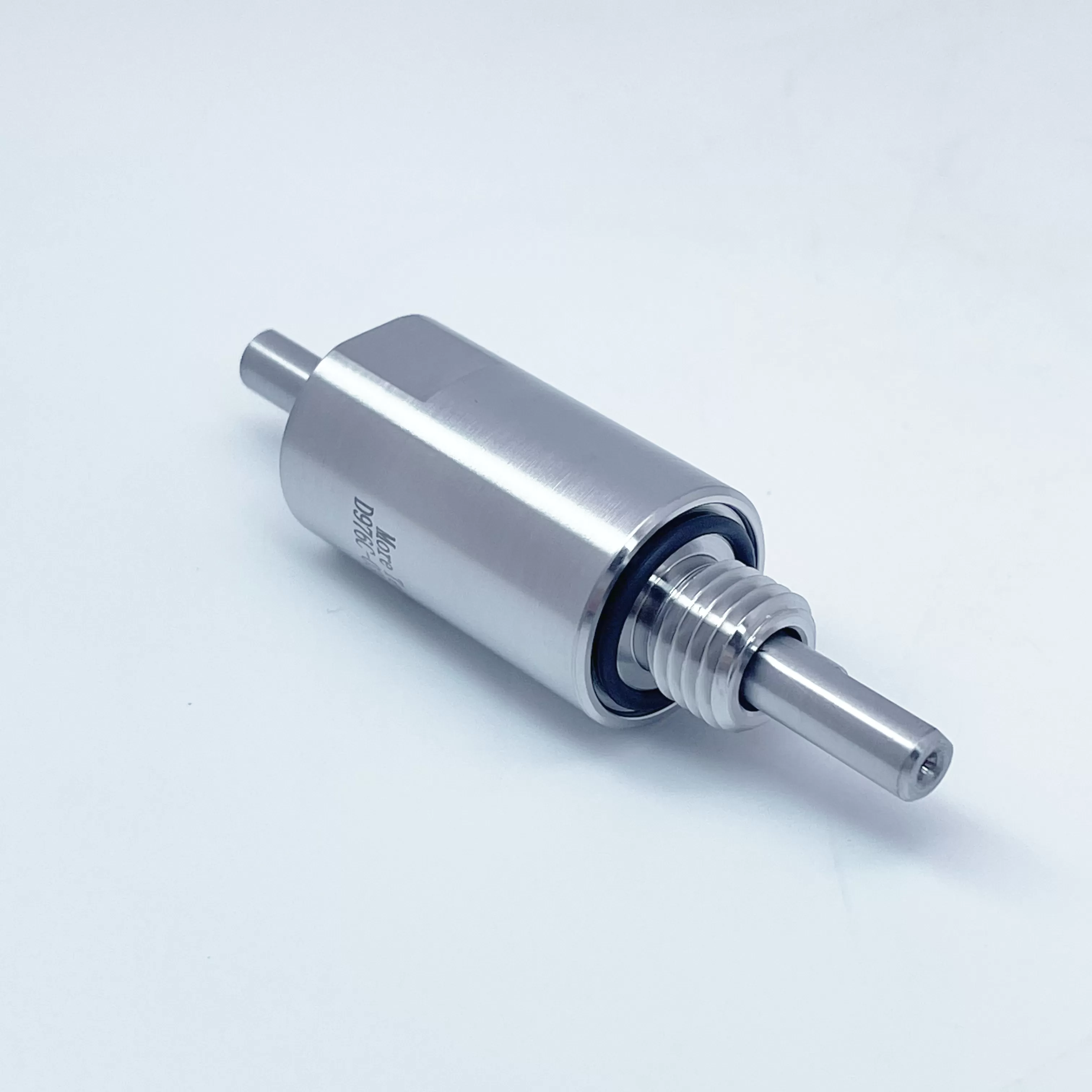 issb0250nn thread mounted feedthroughs with solid shaft1
